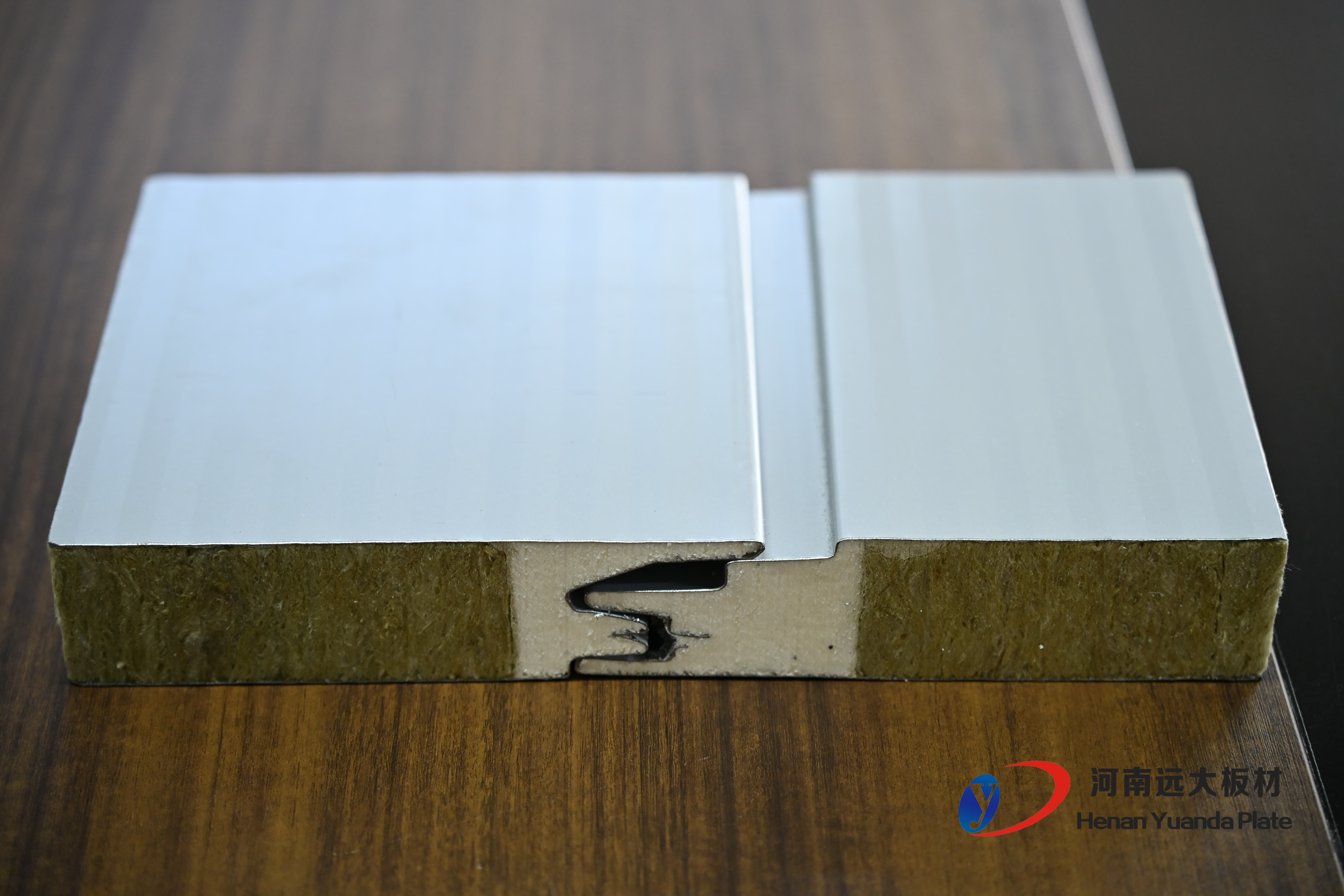 案例賞析 | 聚氨酯封邊巖棉板在冷鏈物流倉庫與工業(yè)廠房的卓越應用