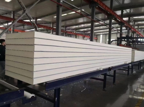 聚氨酯冷庫(kù)板：高效保溫，守護(hù)冷鏈安全的優(yōu)選材料(圖1)